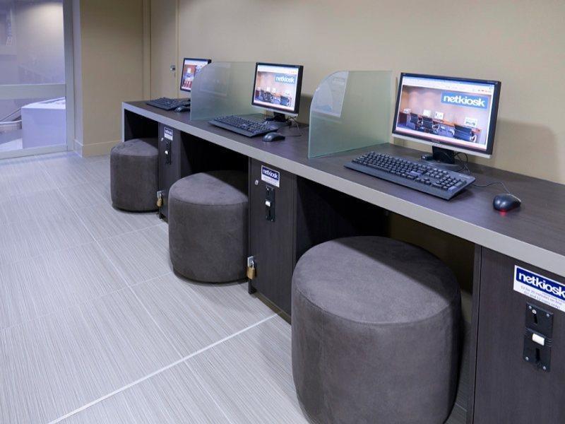 Travelodge Hotel Веллингтон Экстерьер фото