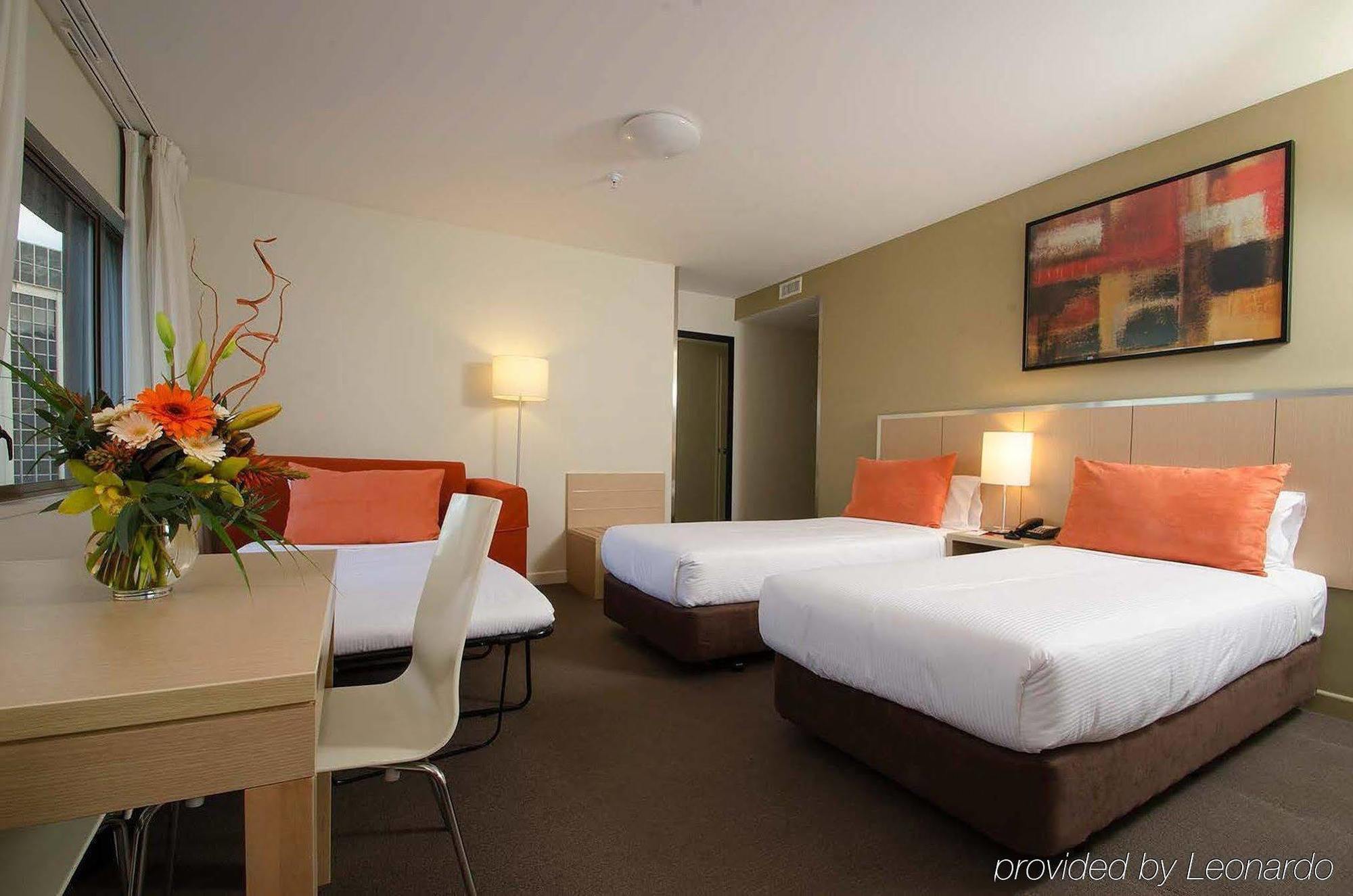 Travelodge Hotel Веллингтон Экстерьер фото