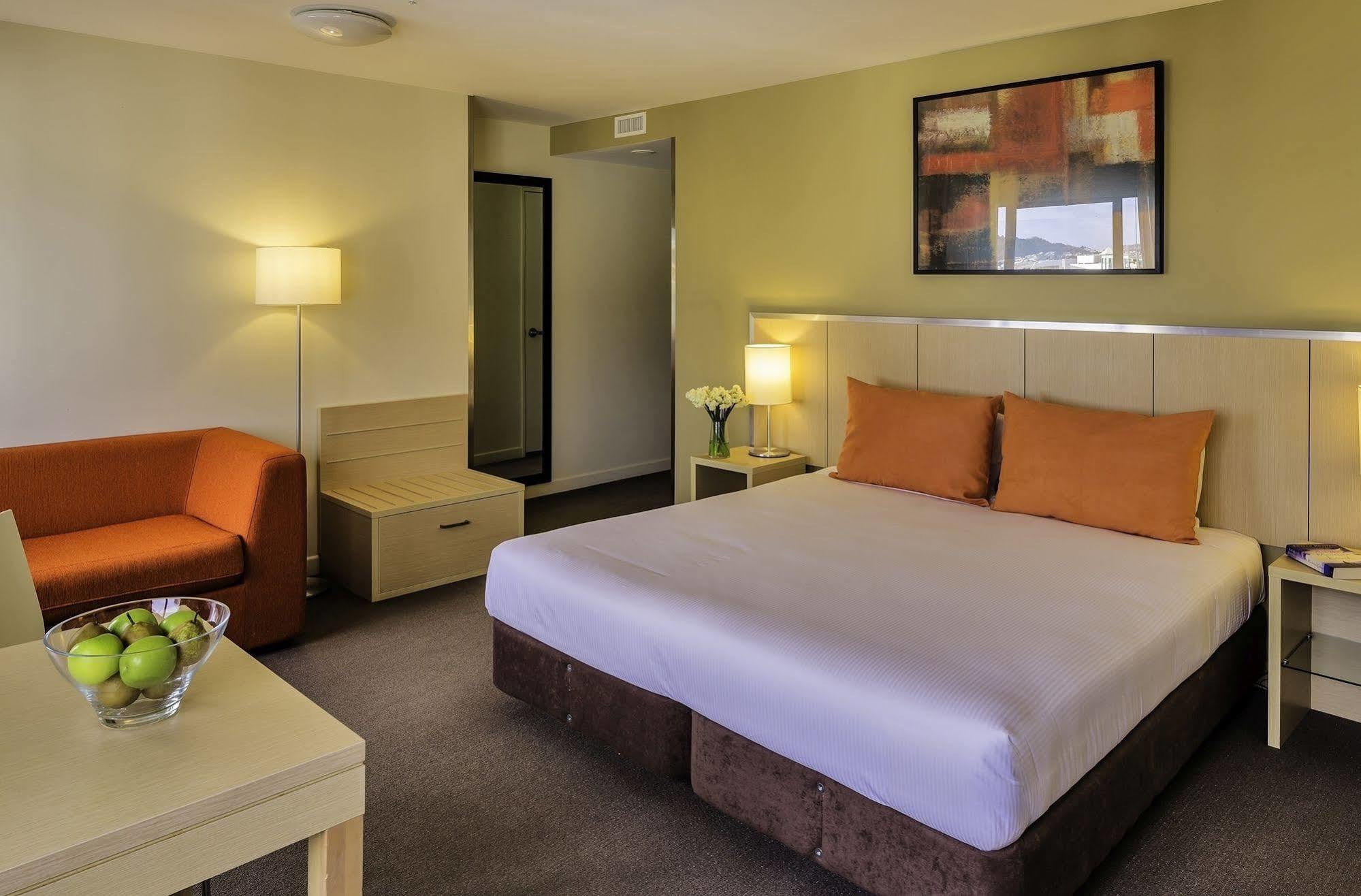 Travelodge Hotel Веллингтон Экстерьер фото